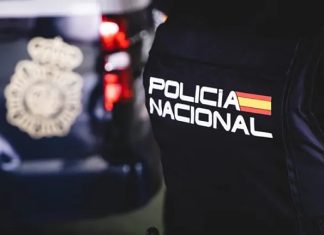 Apuñalado un taxista de 23 años en Usera tras negarse a llevar a dos clientes que ocuparon su coche