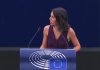 Irene Montero irrumpe en la Eurocámara cantando «Happy Birthday, Mr. Genocide» a Donald Trump