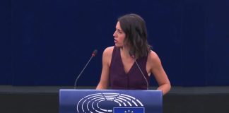 Irene Montero irrumpe en la Eurocámara cantando «Happy Birthday, Mr. Genocide» a Donald Trump