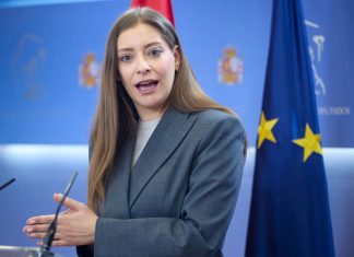 Ester Muñoz (PP) carga contra Rufián y los socios de Sánchez en el Congreso: «¿Cuánta mierda más va a tragar?»