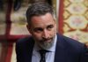 Abascal arremete contra Sánchez con un «abecedario de la corrupción»: «Su biografía se leerá en los informes de la UCO»