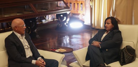 EE.UU. respalda inédito diálogo en Caracas entre Jorge Rodríguez y Dinorah Figuera