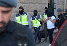 Un muerto en Galicia tras un disparo de la Policía en una macroredada contra el clan de ‘Los Charlines’