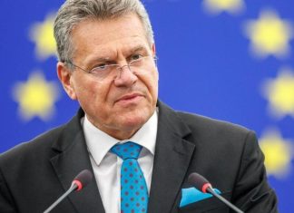 Europa pacta ‘in extremis’ con la Casa Blanca para blindar al sector del motor frente a los aranceles de Trump