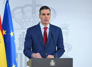 Sánchez resiste a las «piedras» con un gasto récord en dependencia