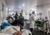 Pacientes en los pasillos y personal «desbordado»: la crisis de las urgencias del Hospital de La Paz por el cierre de camas