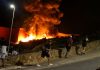 La crisis de Ceuta se incendia: un fuego devora más de 40 chabolas de migrantes en las Naves del Tarajal en plena madrugada