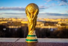 El Parlamento de Andalucía expone la Copa del Mundo: «Reyes del Mundo», la muestra inmersiva que celebra el título de España