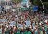 La huelga del profesorado de Madrid arranca con piquetes, cortes de tráfico y un encierro en la Complutense