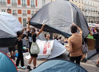 La acampada de Sol por la vivienda prepara su «desacampada»: «Queremos llevar la lucha a los barrios»