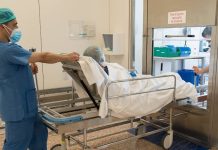 El Hospital de Bellvitge realiza el primer trasplante renal robótico de Europa con una única incisión de siete centímetros