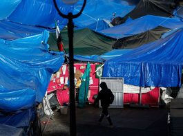 Detenido un joven de 26 años por agredir sexualmente a una mujer en una tienda de campaña de la acampada de Sol