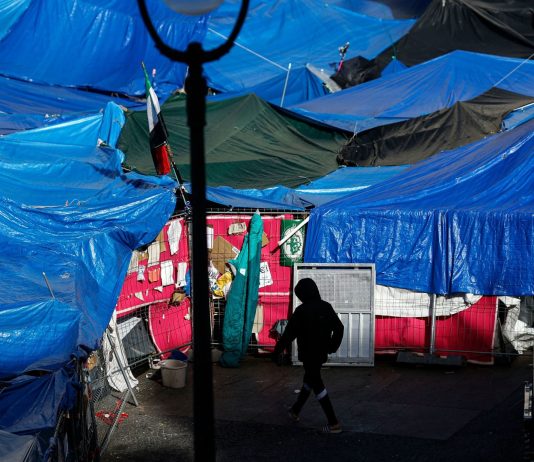 Detenido un joven de 26 años por agredir sexualmente a una mujer en una tienda de campaña de la acampada de Sol