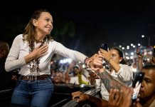 María Corina Machado desafía al chavismo con un regreso triunfal a Venezuela: «Estoy aquí, con ustedes»